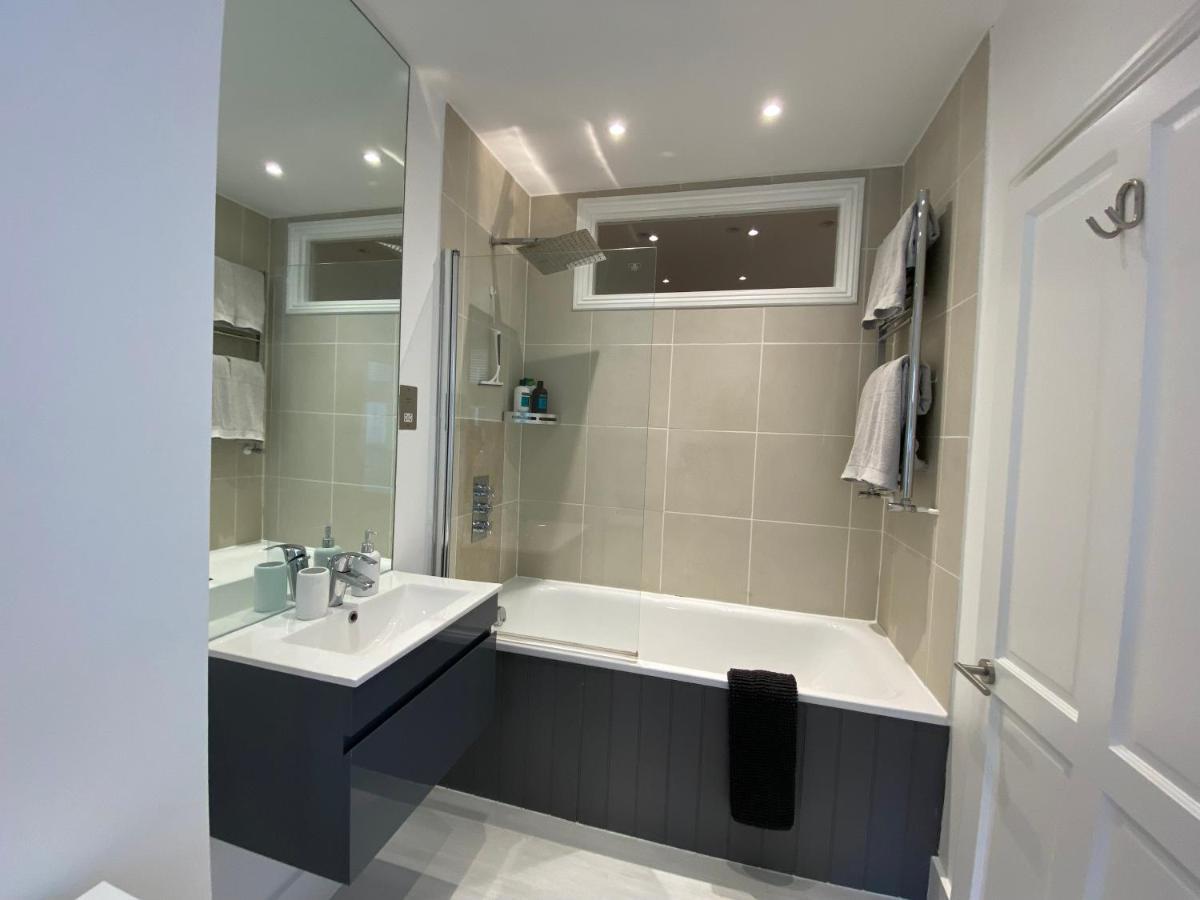 Fantastic Spacious Garden Flat With Own Private Entrance ลอนดอน ภายนอก รูปภาพ